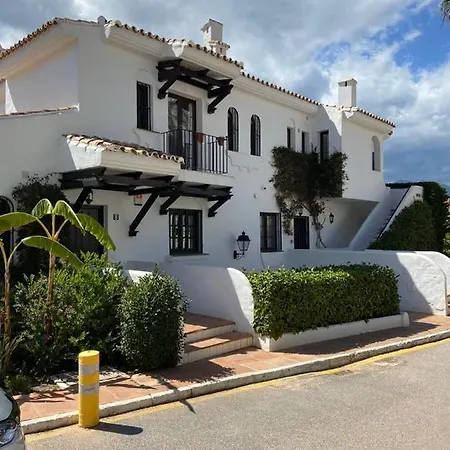 Nueva Andalucia Designer Penthouse Марбелья