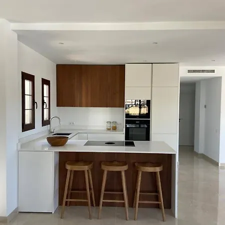 Апартаменты Nueva Andalucia Designer Penthouse